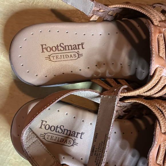 Women's Tan Sandals-Size 7WW - Picture 3 of 4